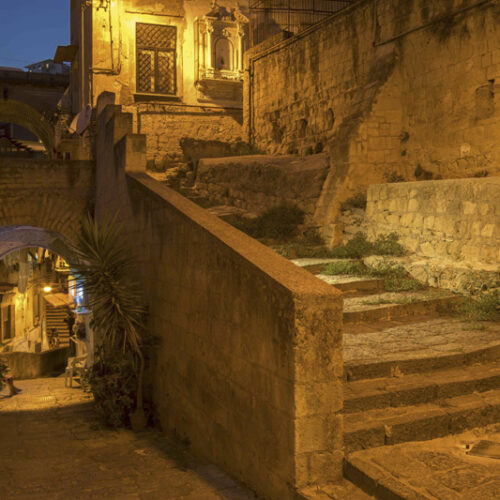 Pan, la mostra fotografica sulle scale di Napoli nei secoli