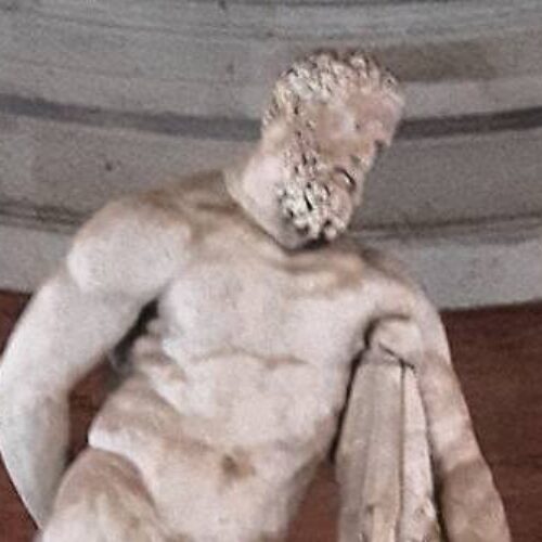 C’è un eroe di marmo nella Reggia di Caserta, è l’Ercole latino