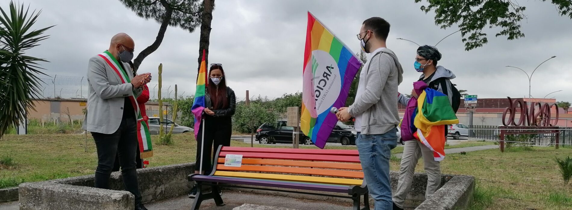 No alle discriminazioni, la panchina contro l’omofobia a Capua