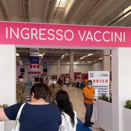 Hub vaccinale al Centro Campania, è il quarto della Garibaldi