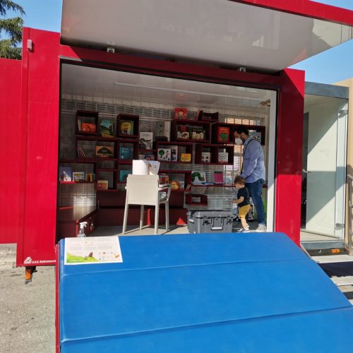 Tappa a Caserta per il Bibliohub, è un centro mobile per i libri