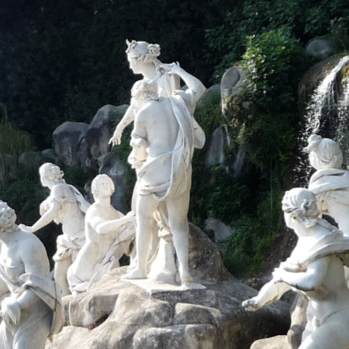 Reggia. “Musica & Mito” nelle sculture del Parco Reale