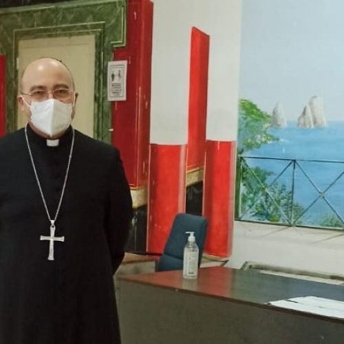 Il vescovo Lagnese al Liceo San Leucio, occasione di crescita