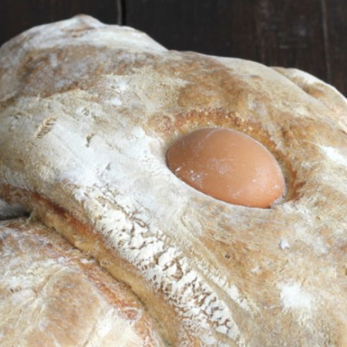 Il pane della Pasqua, la forma è a cuore