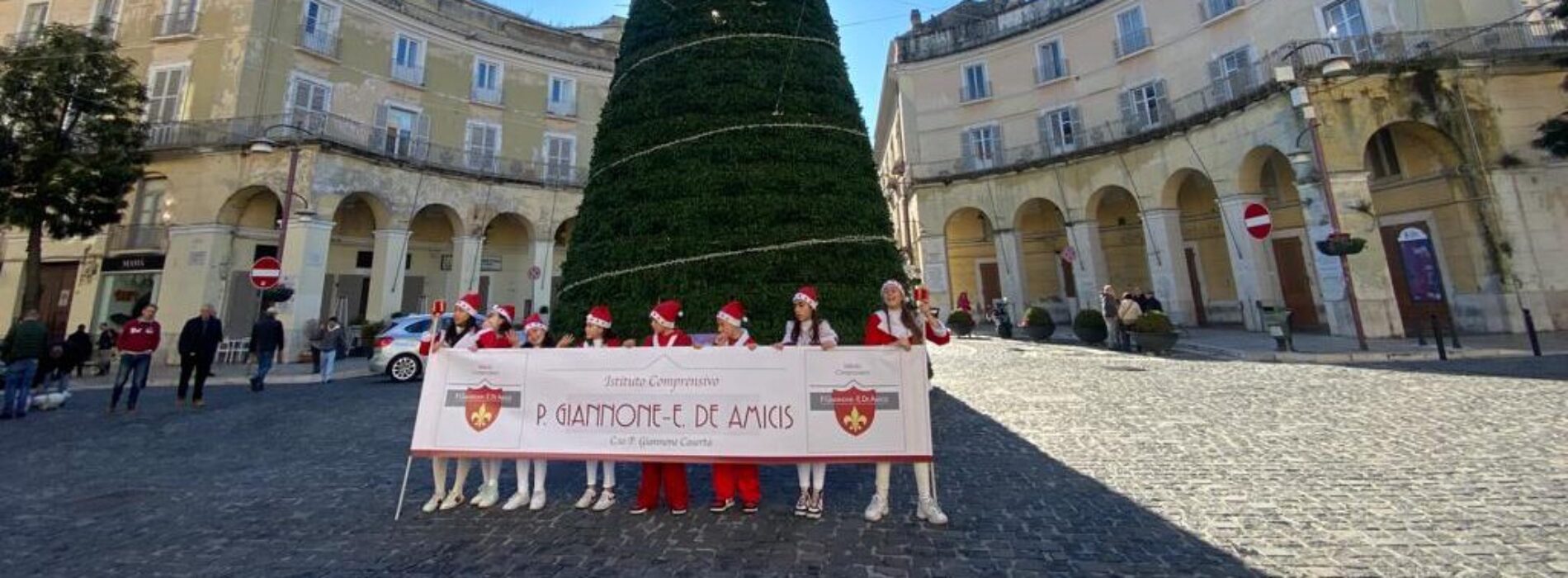 Flash Mob in città, il Buon Natale dell’IC Giannone-De Amicis