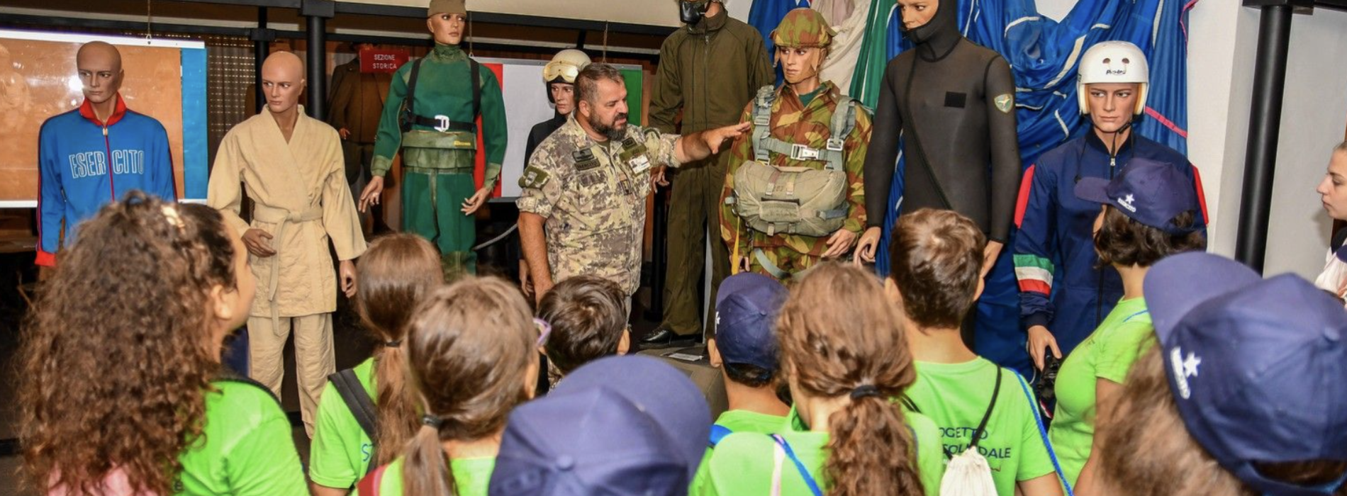 Scuola Commissariato dell’Esercito, visita dei bimbi del centro estivo Anavo