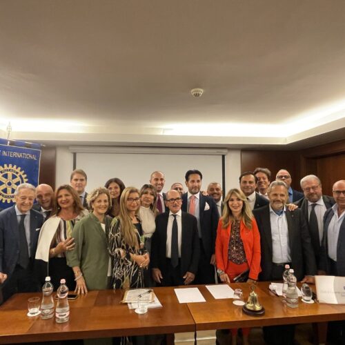 Rotary Luigi Vanvitelli, Cafiero De Raho incontra il Club